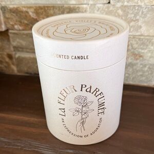 La Fleur Parfumee - Gardenia, Violet and White Musk Scented Candle